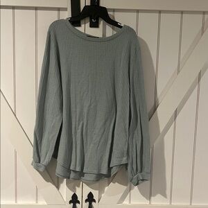 Women's Long Sleeve Textured Top in Light Blue/Gray